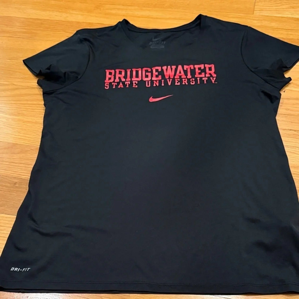 Nike dri Fit Bridgewater State University short sleeve top size large.
